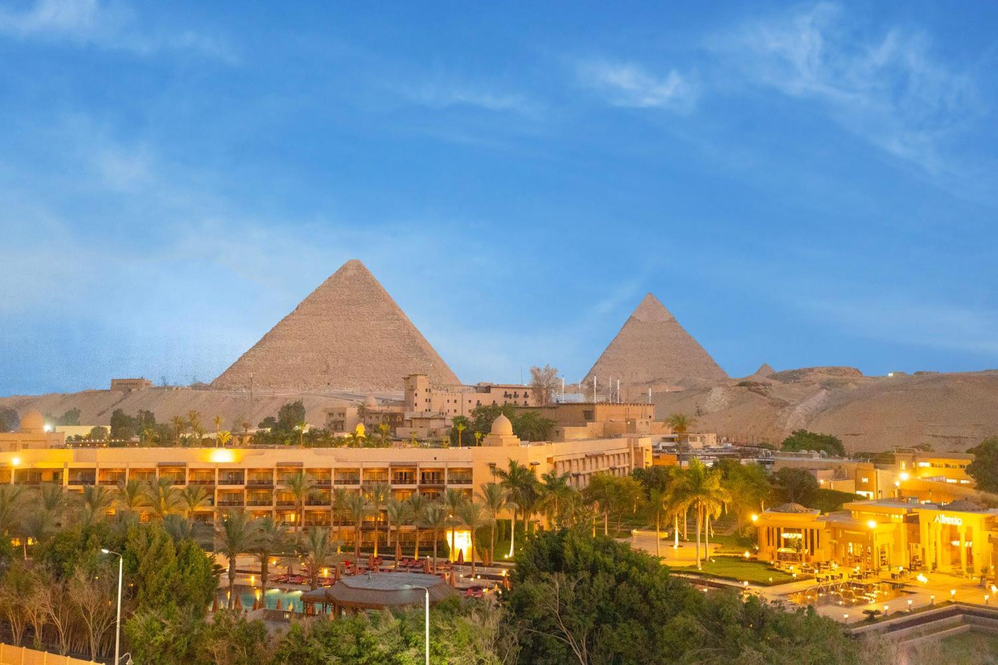 Gaia Pyramids Hotel Kafret el-Gabal Exterior photo