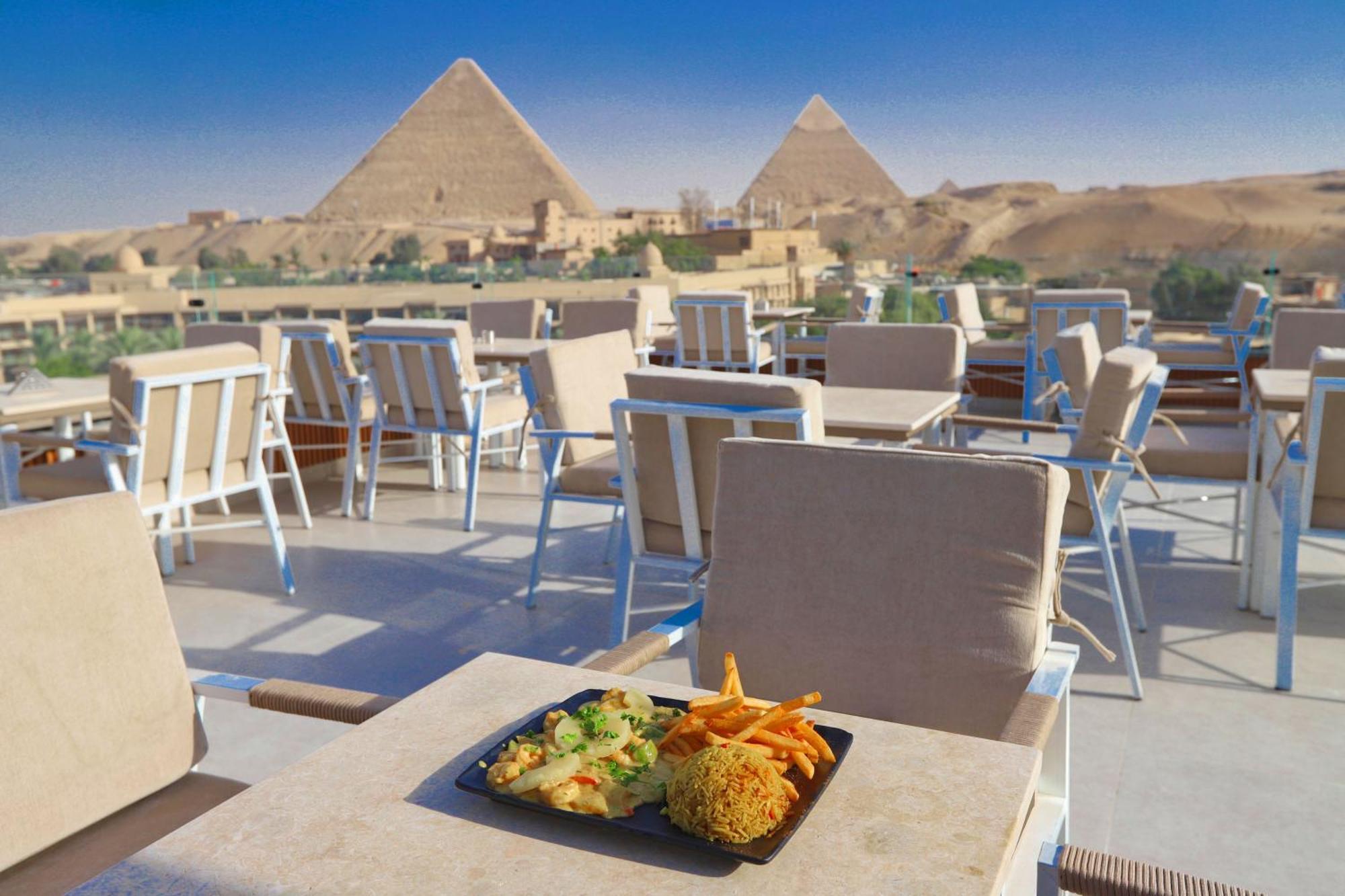 Gaia Pyramids Hotel Kafret el-Gabal Exterior photo