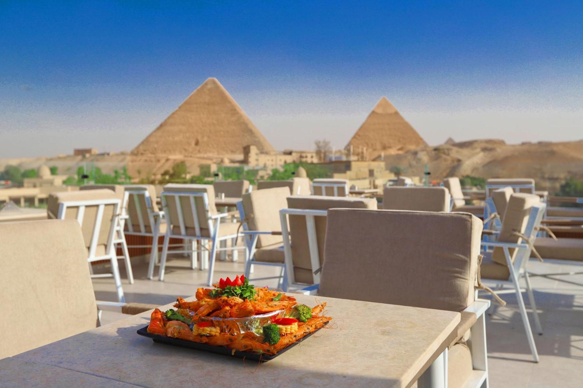 Gaia Pyramids Hotel Kafret el-Gabal Exterior photo