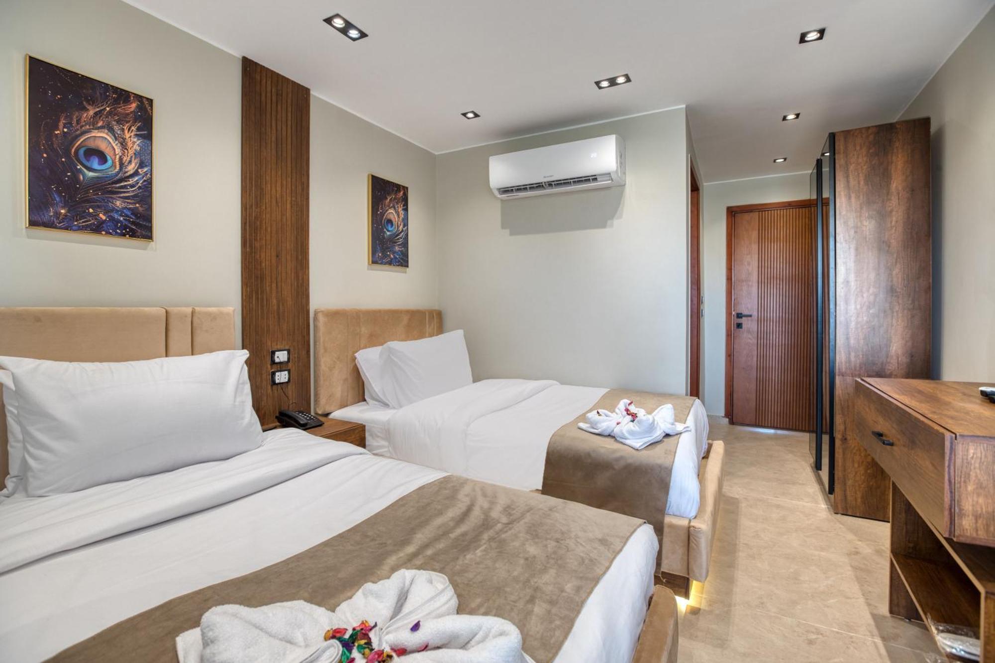 Gaia Pyramids Hotel Kafret el-Gabal Exterior photo