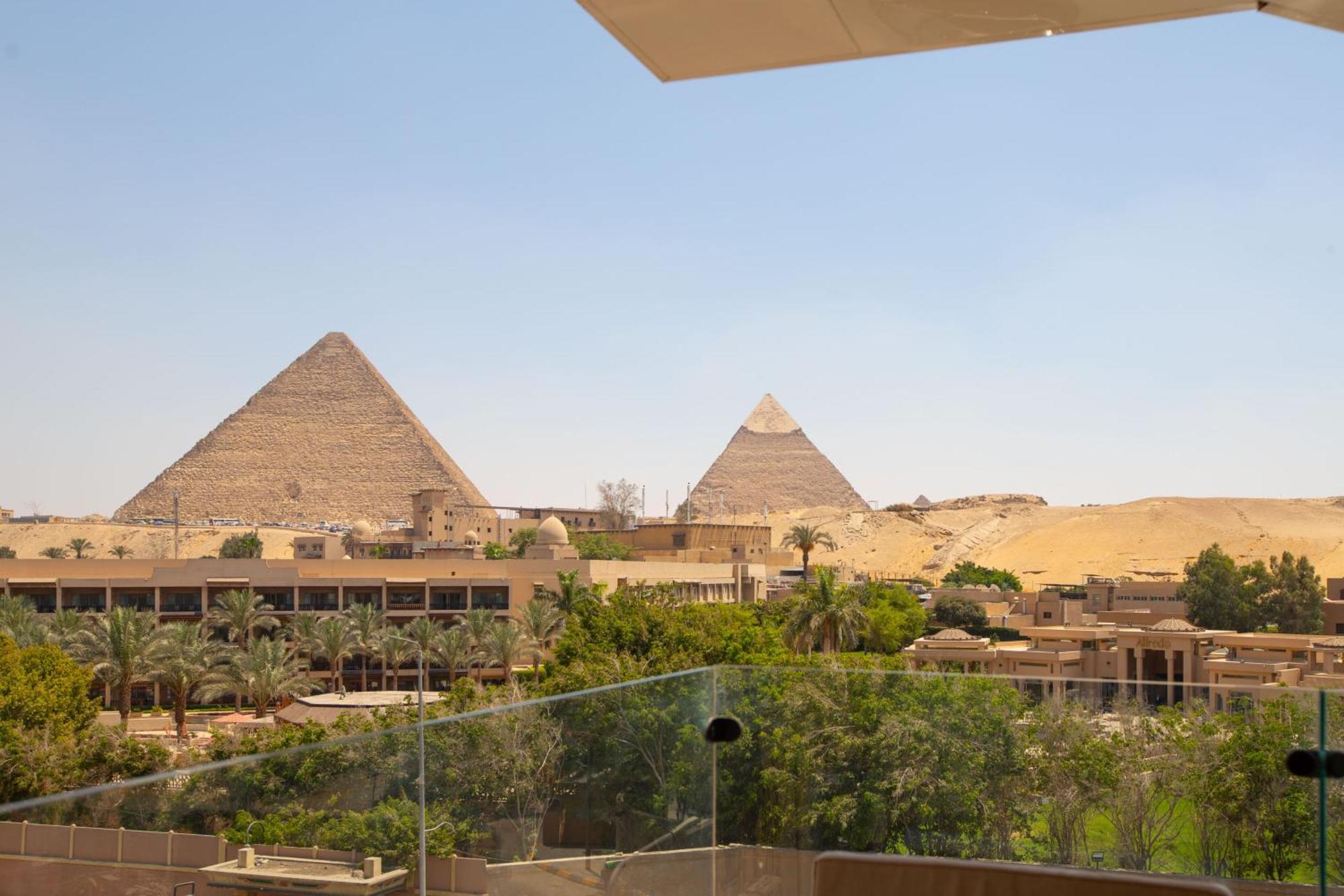 Gaia Pyramids Hotel Kafret el-Gabal Exterior photo